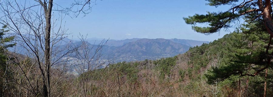高畑山から倉岳山・天神山から眺める扇山、百蔵山