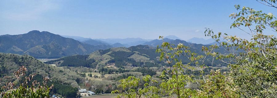 鹿沼岩山・視界の先は男体山や女峰山