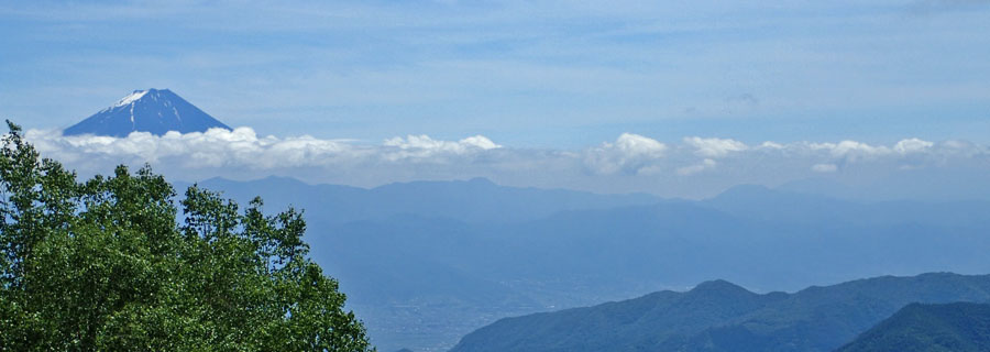 乙女高原・富士見台から眺める御坂山塊の山々