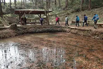 雨乞池の東屋