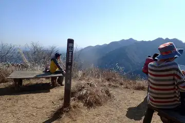 南山の山頂