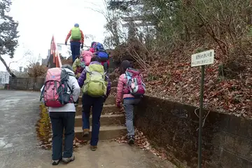 仙元山コースの登山口