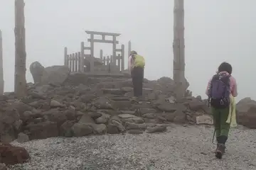 車山神社に御柱