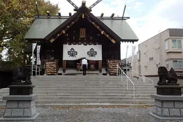 諏訪神社の拝殿