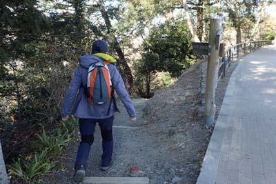 高尾山・蛇滝コースを下って