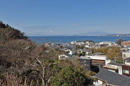 仙元山と大峰山・目の前には森戸大明神