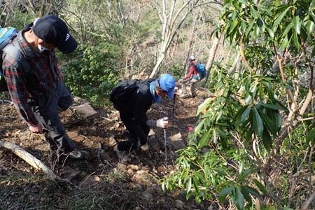 弁天御髪尾根から鐘ヶ嶽・鎖場もある急な下り