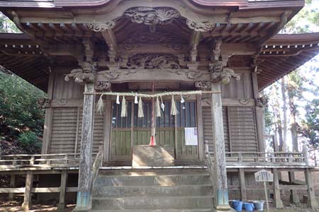 厚木市・浅間神社の彫刻が施された拝殿