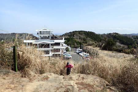 称名寺から鎌倉アルプス・大平山の目の前は鎌倉カントリー