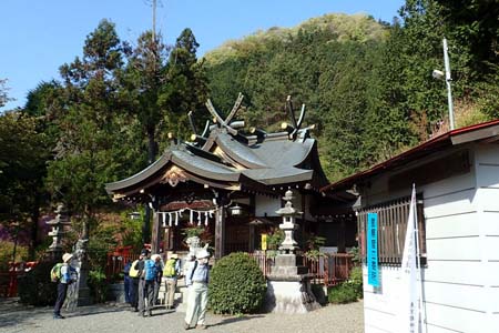 今倉山から刈寄山・今熊神社の拝殿