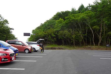 三国山から大洞山・三国峠に新しい駐車場