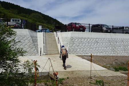 金時山・パーキングに戻りました