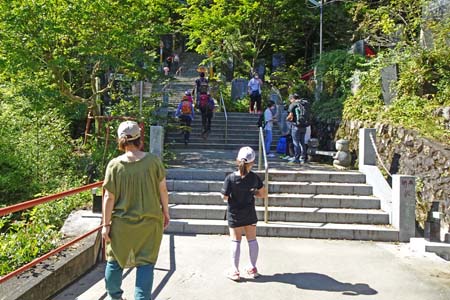 大岳山・御嶽神社の石段