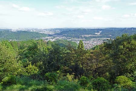 日の出山から金毘羅尾根・展望台からは五日市の街並み