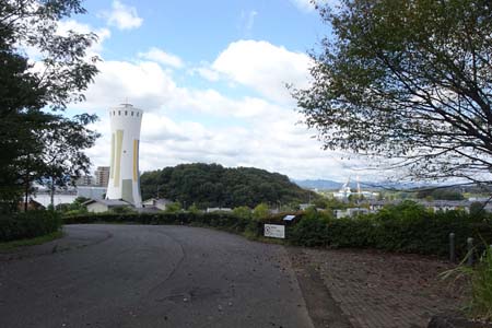 小山内裏公園から長沼公園・鑓水小山給水所の給水塔