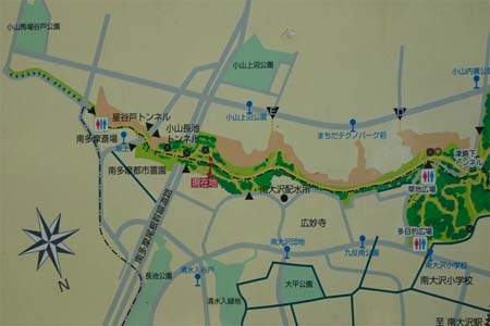 小山内裏公園から長沼公園・多摩斎場近くの案内板