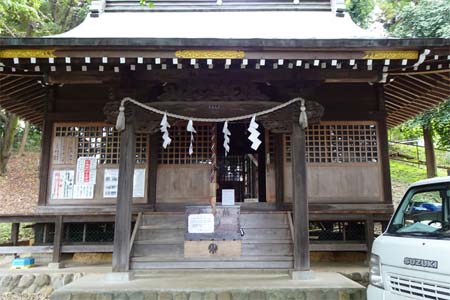 多摩市・関戸熊野神社の拝殿