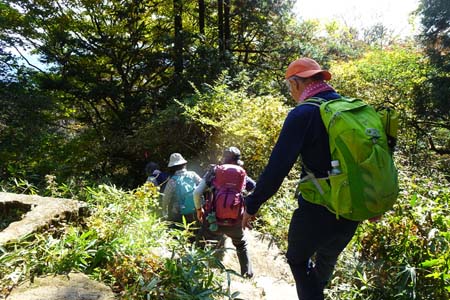 筑波山・緩やかに下って行きます