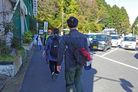 筑波山・つつじか丘の駐車場