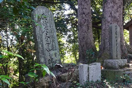 秋川丘陵・高尾神社の奥の院