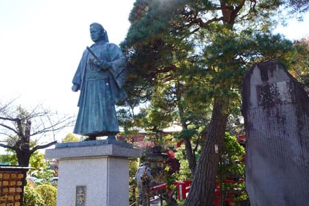 日野市・高幡不動の土方歳三銅像