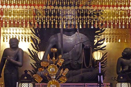 高幡不動から平山城址公園・奥殿の不動明王像