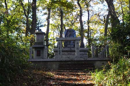高幡不動から平山城址公園・玉垣を巡らせた御嶽神社