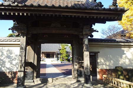 横浜市神奈川区・本覚寺の山門