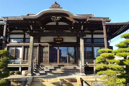 横浜市神奈川区・浄瀧寺の本堂