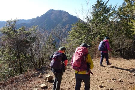 上高岩山・上高岩展望台を後に