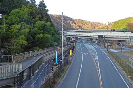 南高尾山稜・国道20号線を歩くと高尾インター