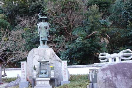 三浦市・妙音寺の八十八ヶ所のお砂場