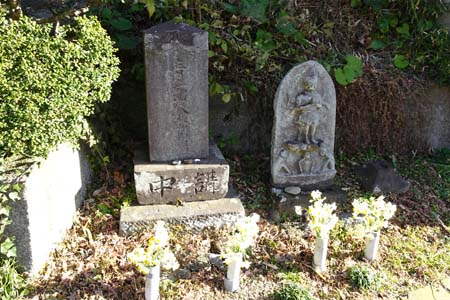 三浦市・道端に庚申塚