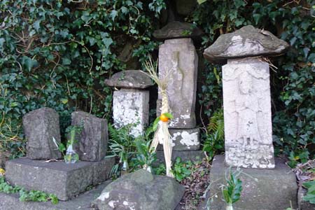 三浦市・道端に庚申塚