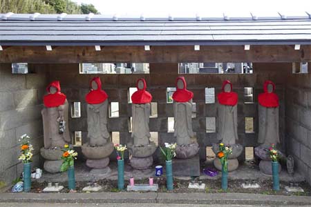 三浦市・円福寺の六地蔵