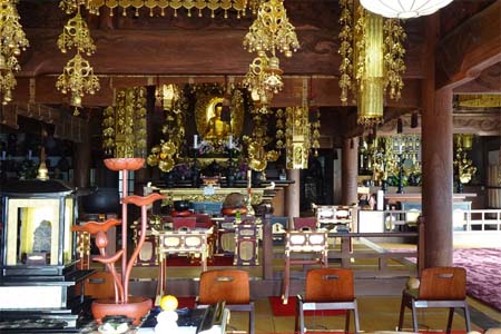 三浦市・円福寺の本堂に阿弥陀如来
