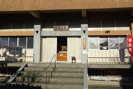 三浦市・見桃寺の本堂