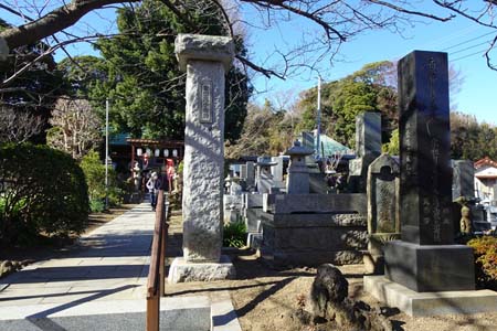 三浦市・延寿寺の富田鬼子母神石柱
