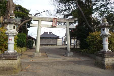 横浜市瀬谷区・左馬社の石鳥居