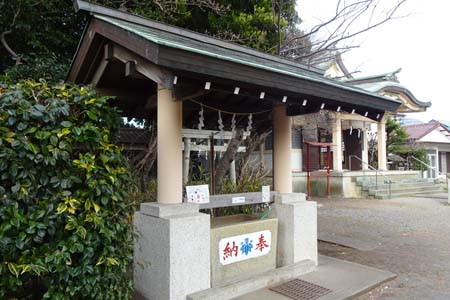 横浜市瀬谷区・左馬社の御手水場