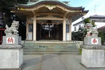 左馬社の拝殿