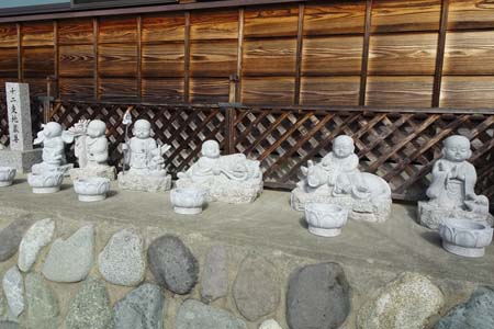 茅ヶ崎市・宝蔵寺の十二支地蔵尊