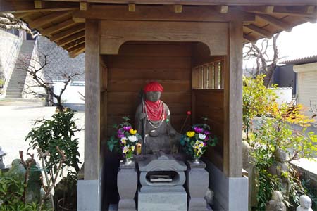 茅ヶ崎市・宝蔵寺の地蔵堂