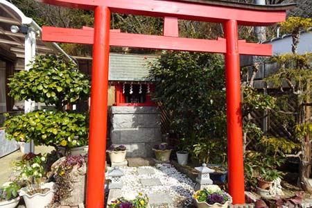 茅ヶ崎市・宝蔵寺の稲荷社
