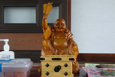 茅ヶ崎市・正覚院の七福神の布袋尊