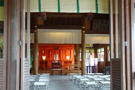 横浜市金沢区・富岡八幡宮の拝殿