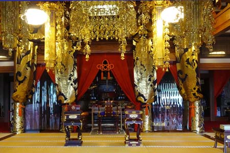 横浜市金沢区・伝心寺の本堂