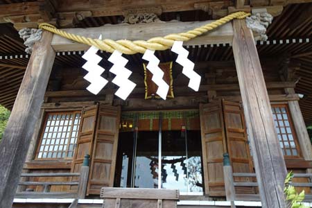 横浜市金沢区・瀬戸神社の拝殿