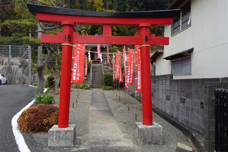 横浜市金沢区・赤井稲荷の鳥居