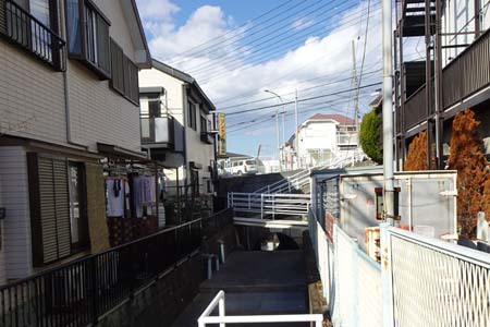 横浜市瀬谷区・暗渠の開口部